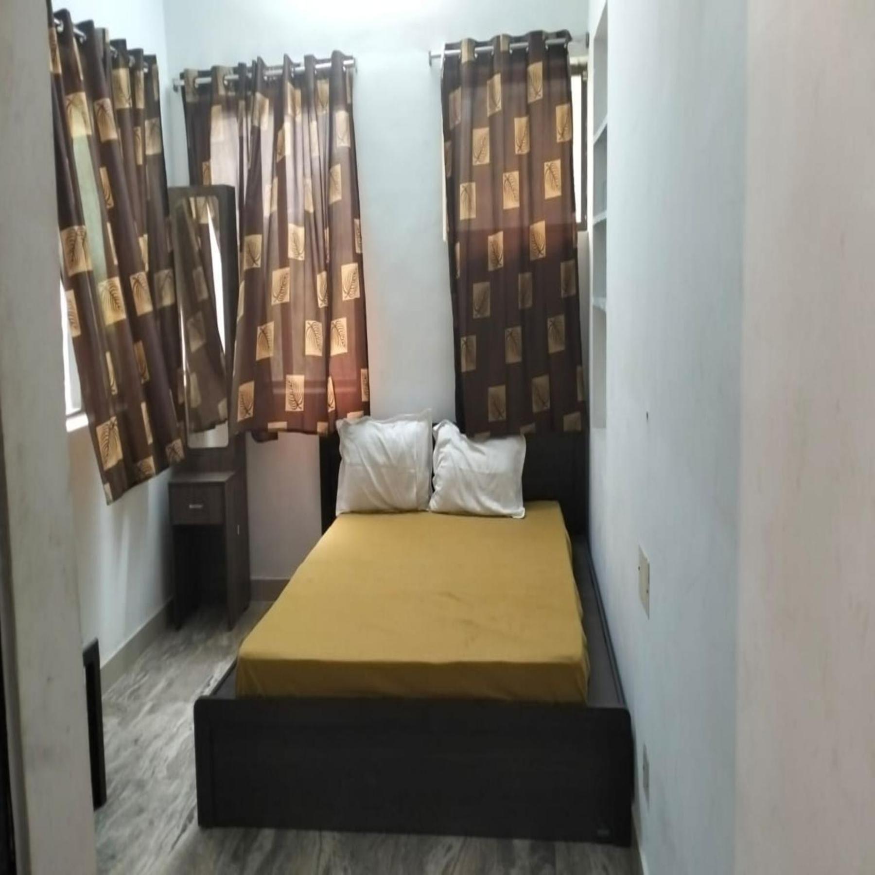 Queen D Tower - By Grands Inn Hospitality Tallākulam Esterno foto